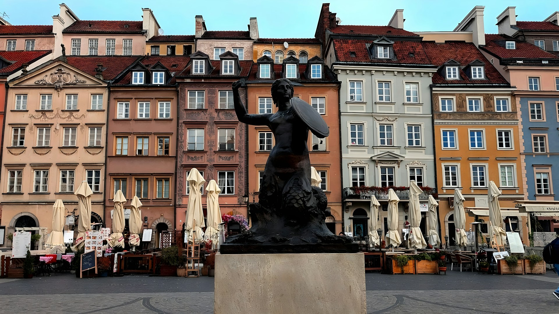 Plaza del Mercado de Cracovia (Rynek Główny) con la Iglesia de Santa María